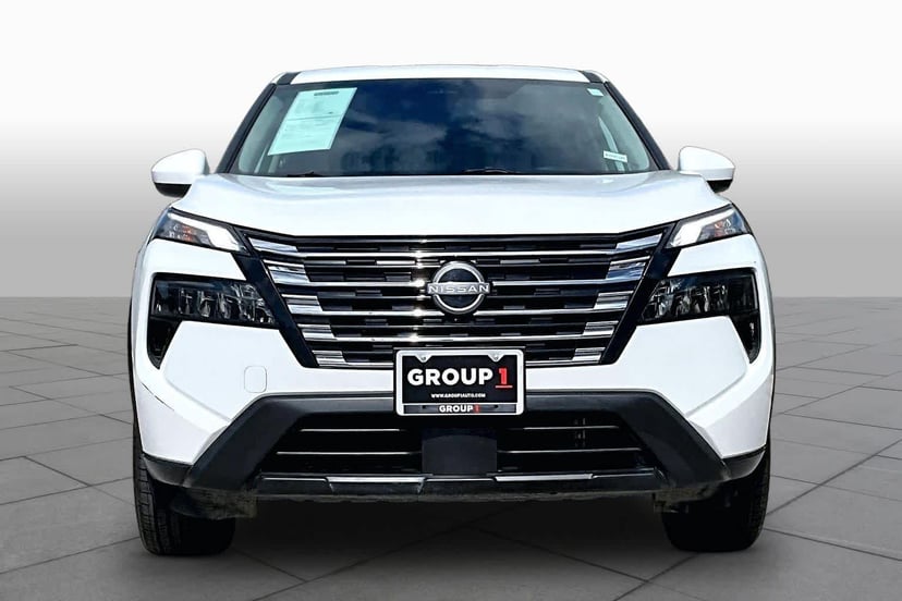 2025 Nissan Rogue - Image 2