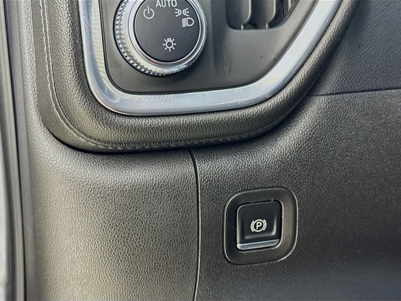 2021 GMC Sierra 1500 - Image 12