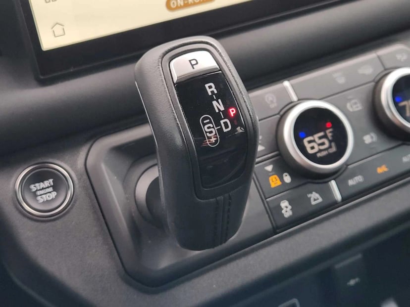2024 Land Rover Defender - Image 19
