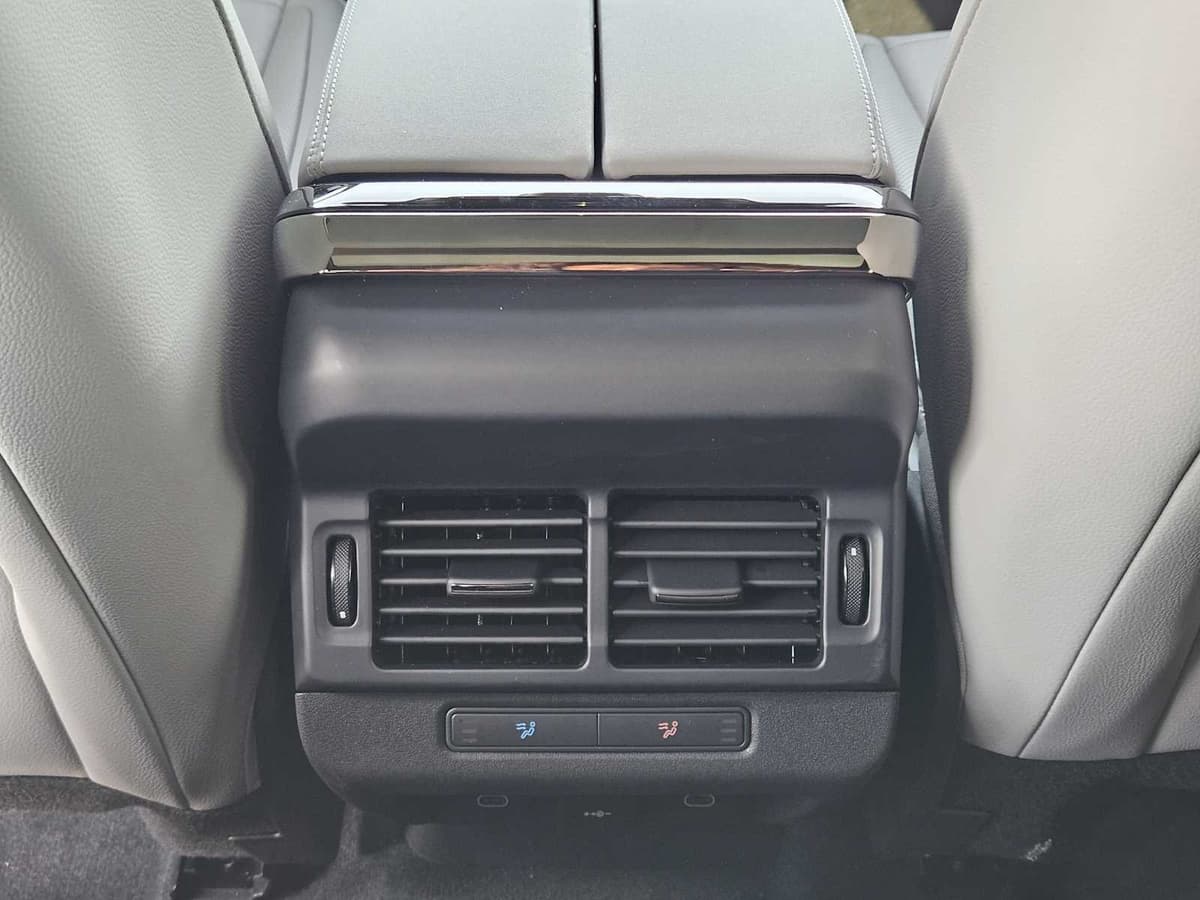 2026 LAND ROVER Range Rover Evoque - Image 24