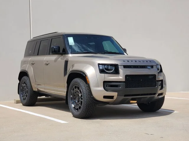 2026 Land Rover Defender 110 - Image 3