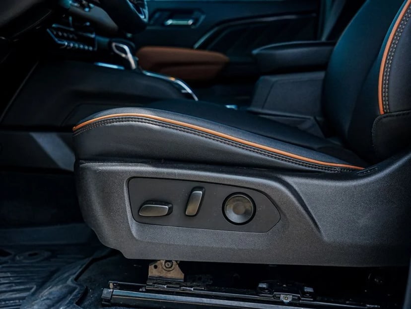 2025 GMC Canyon - Image 25