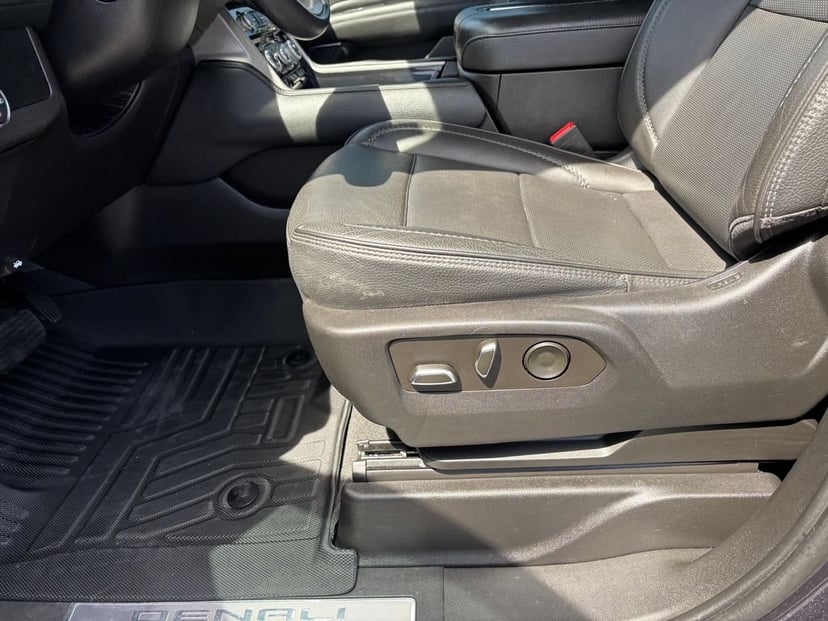 2023 GMC Yukon - Image 25