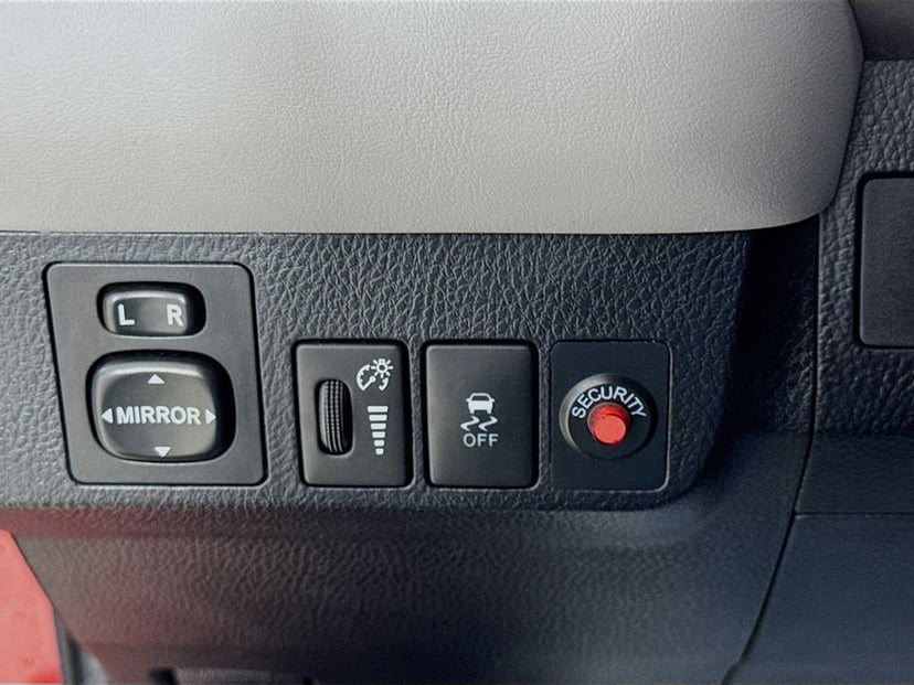 2015 Toyota RAV4 - Image 11
