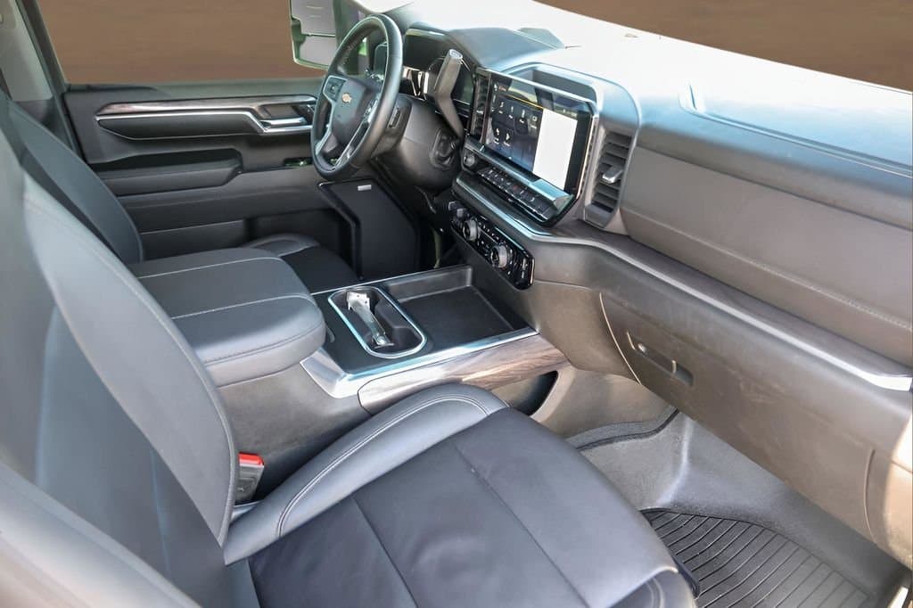 2024 Chevrolet Silverado 2500HD - Image 29