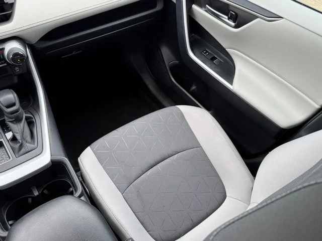 2024 Toyota RAV4 - Image 26