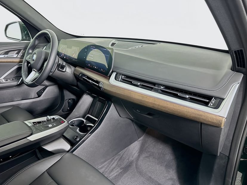 2025 BMW X1 - Image 29