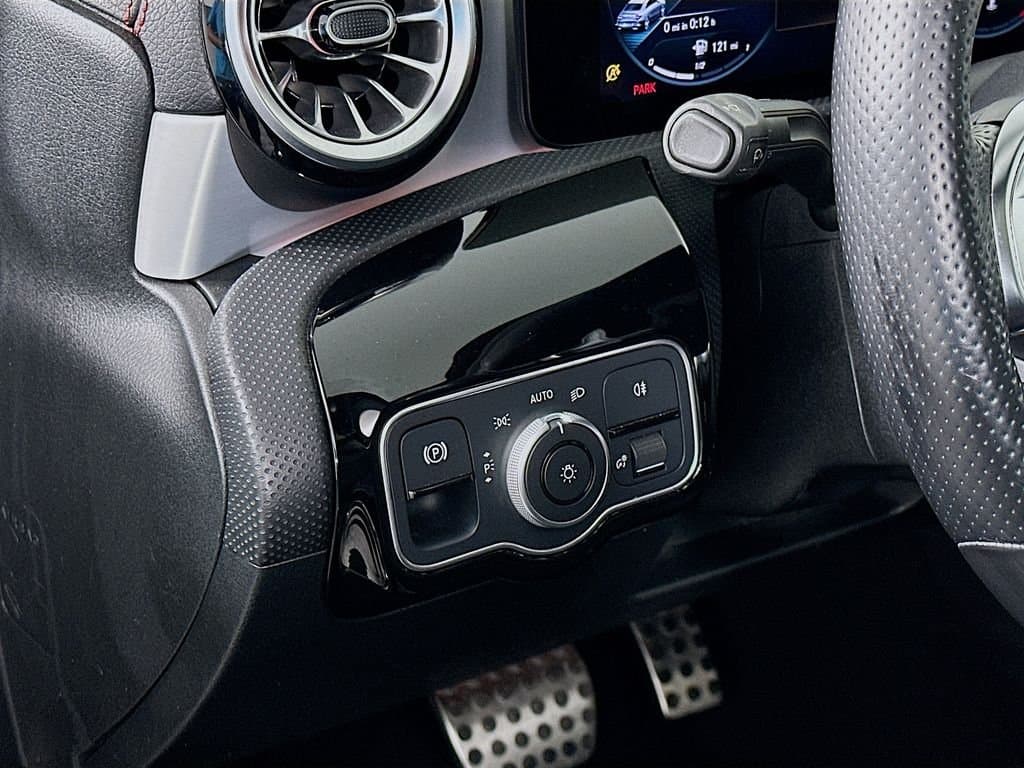 2023 Mercedes-Benz CLA - Image 10