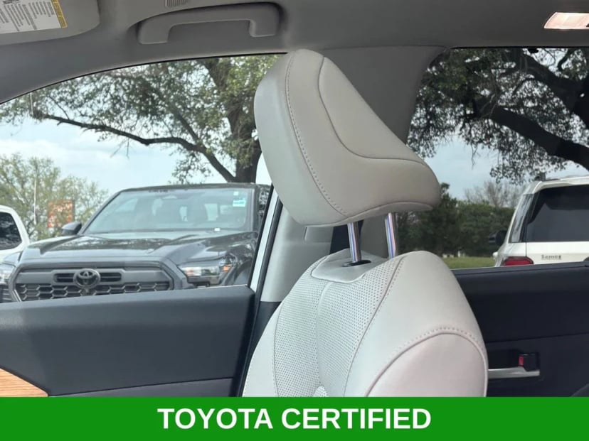 2025 Toyota Grand Highlander - Image 12