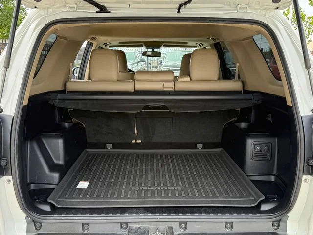 2017 Toyota 4Runner - Image 29