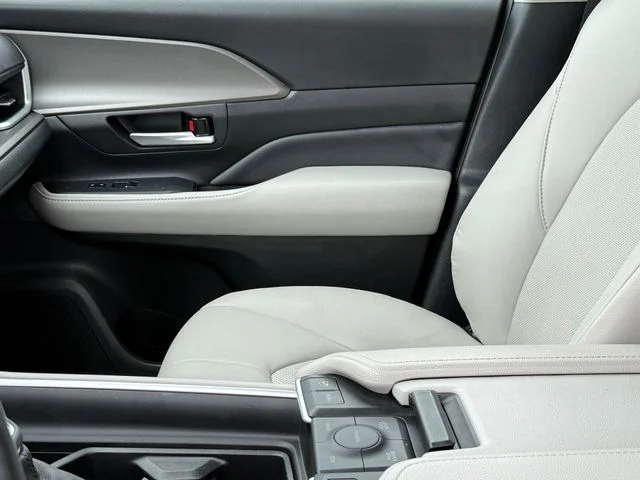 2024 Toyota Grand Highlander - Image 14