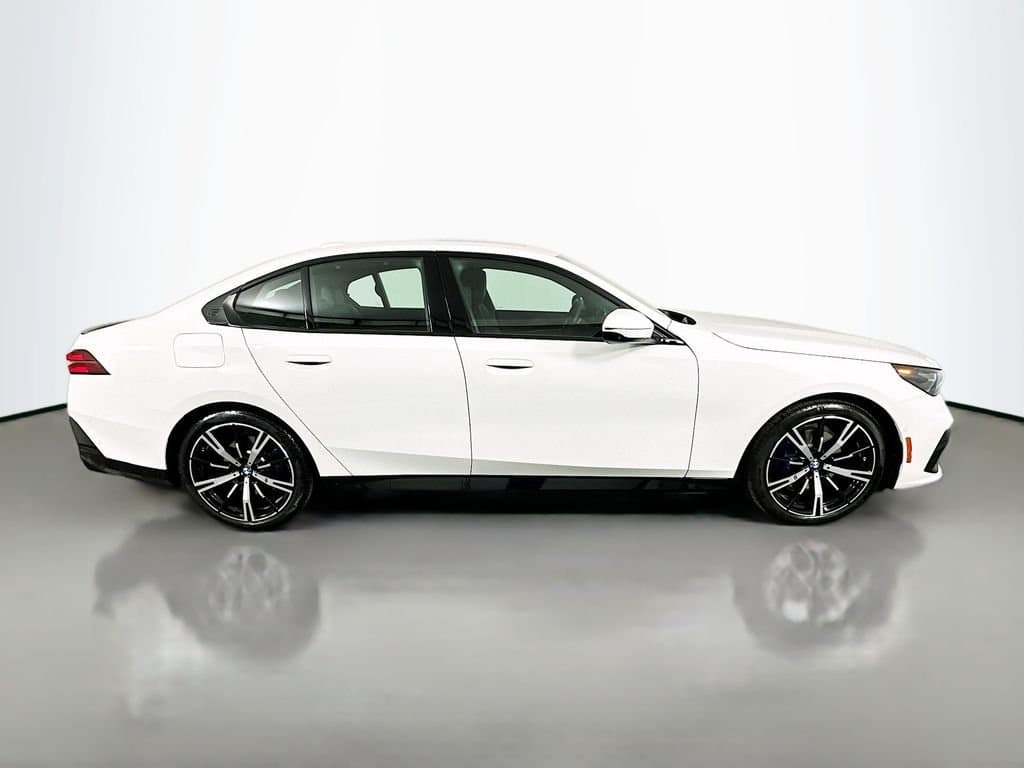 2025 BMW 5 Series - Image 4