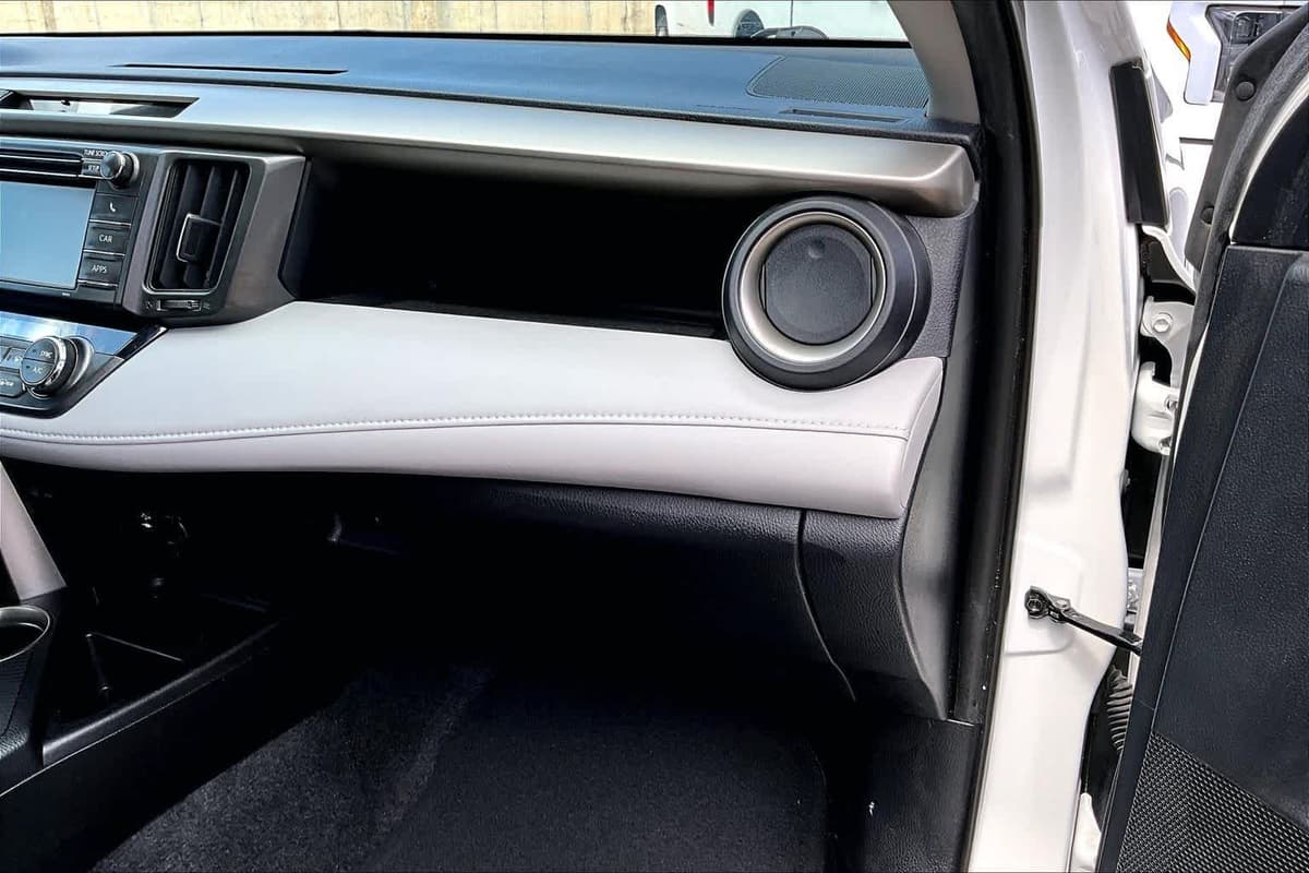 2013 Toyota RAV4 - Image 22