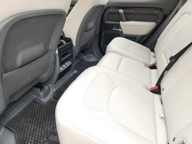 2025 Land Rover Defender 110 - Image 28
