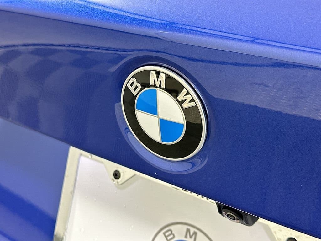 2025 BMW 3 Series - Image 22