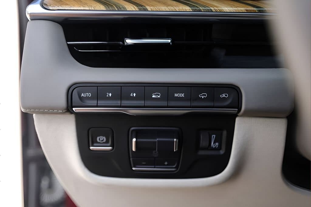 2021 Cadillac Escalade - Image 16