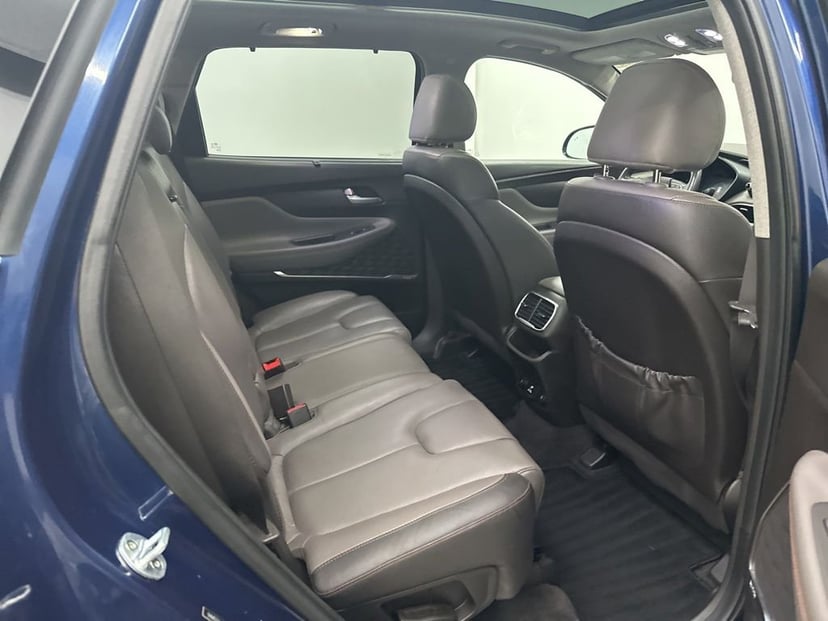 2019 Hyundai Santa Fe - Image 20