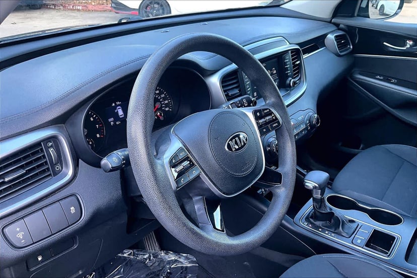 2019 Kia Sorento - Image 17