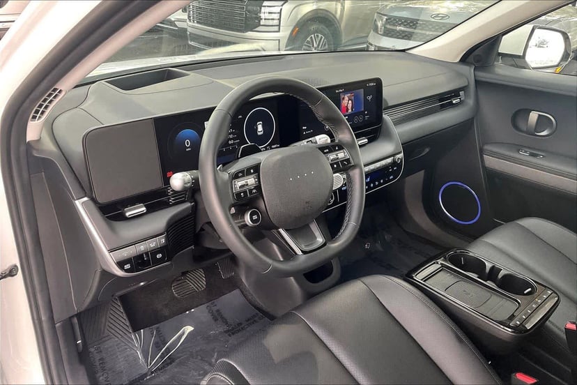 2025 Hyundai IONIQ 5 - Image 17