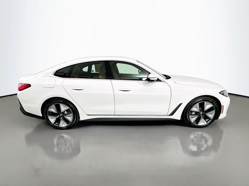 2026 BMW i4 - Image 4