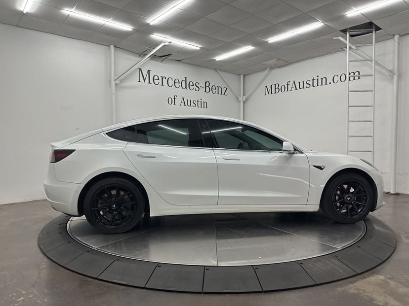 2019 Tesla Model 3 - Image 9