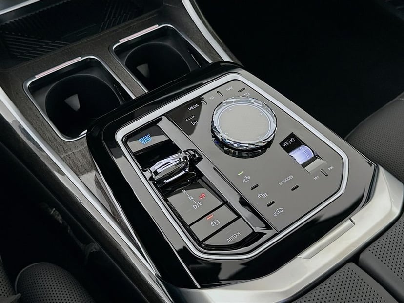 2026 BMW i7 - Image 15