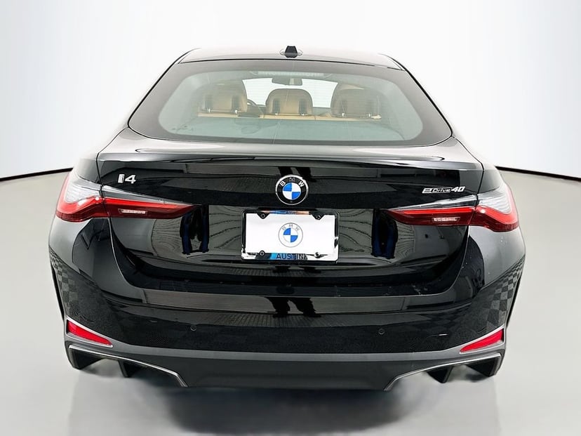 2026 BMW i4 - Image 6