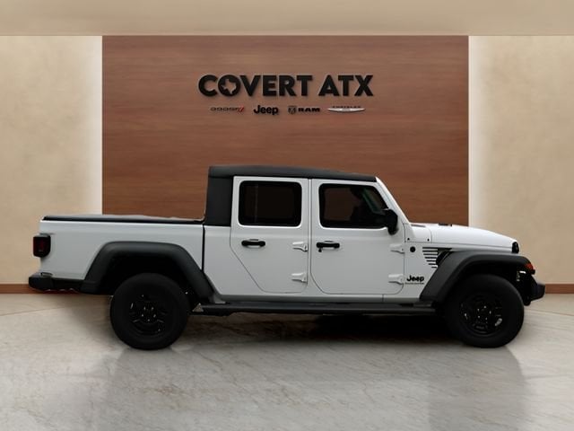 2022 Jeep Gladiator - Image 6