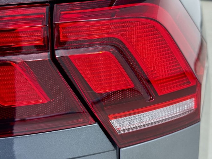 2019 Volkswagen Tiguan - Image 35