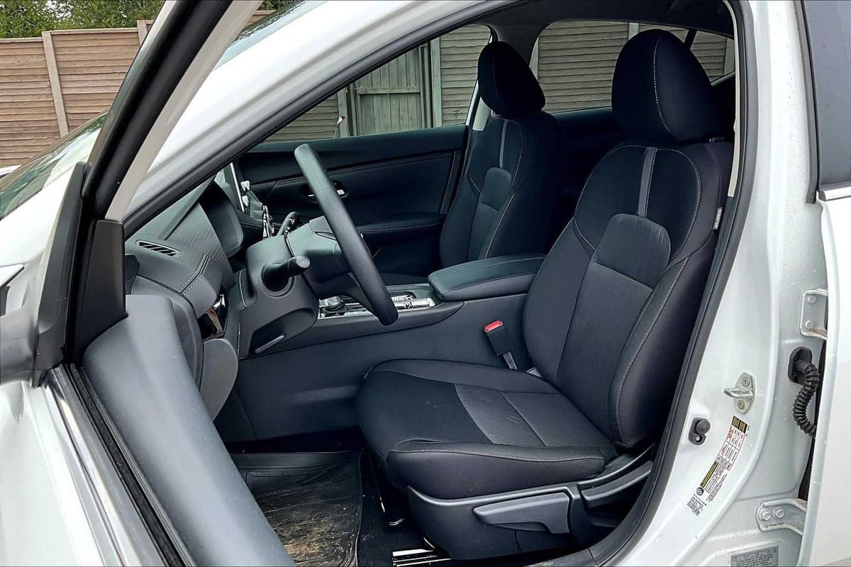 2025 Nissan Sentra - Image 15