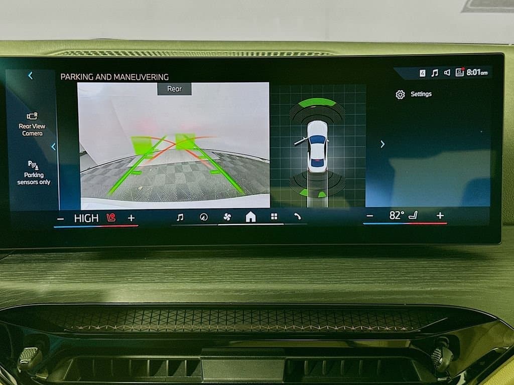 2025 BMW 4 Series - Image 14