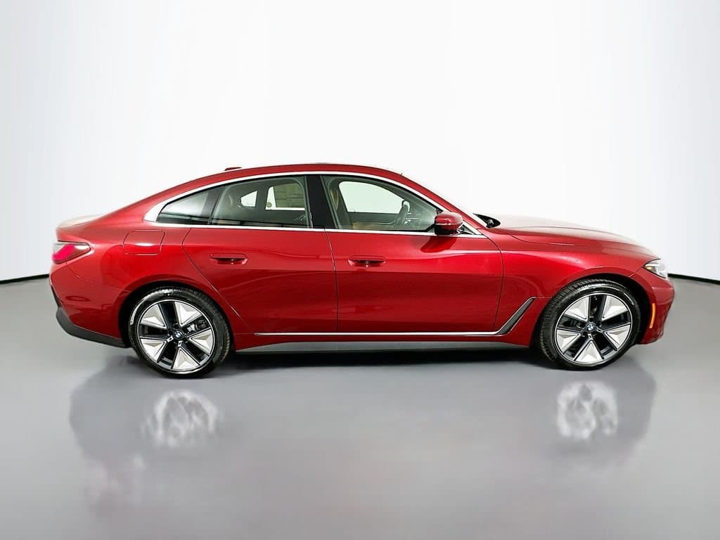 2026 BMW i4 - Image 4
