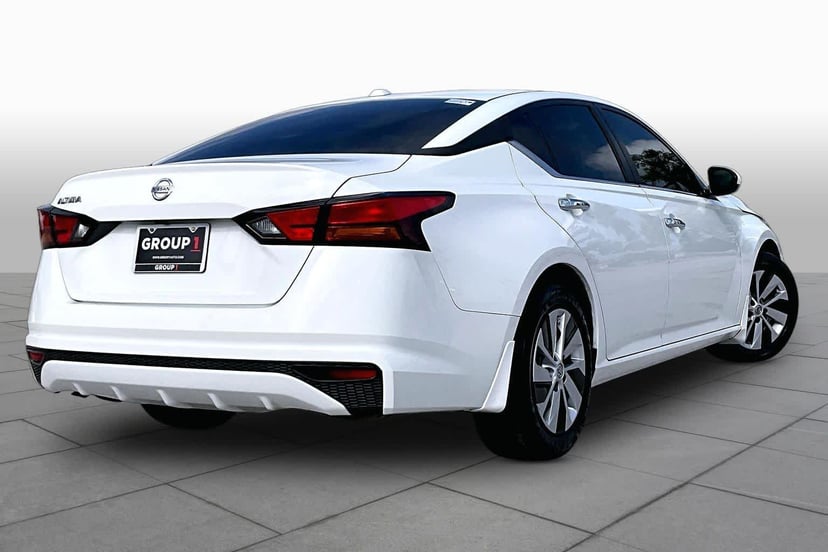 2020 Nissan Altima - Image 13