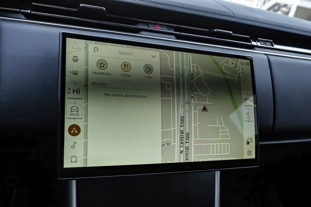 2026 Land Rover Range Rover - Image 25