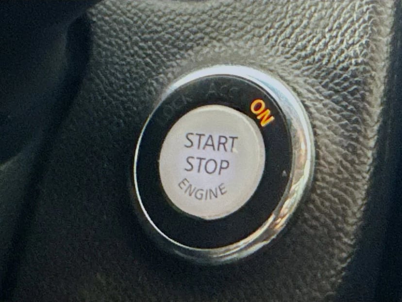 2013 INFINITI G37 - Image 20
