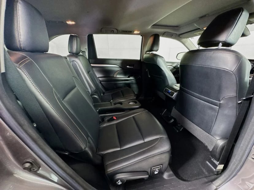 2018 Toyota Highlander - Image 36
