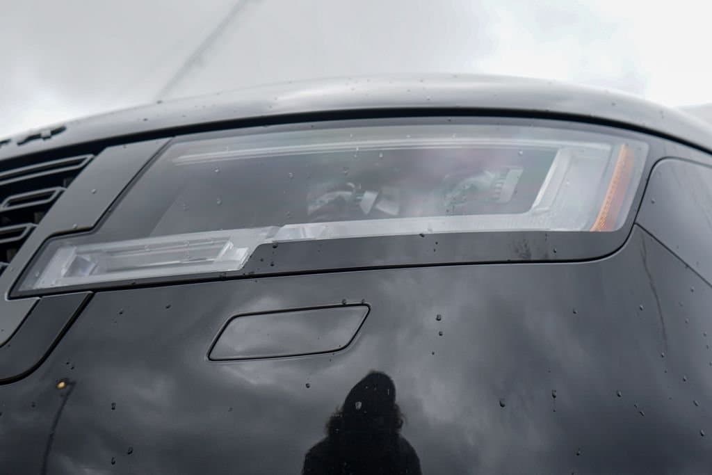 2020 Land Rover Range Rover Velar - Image 2