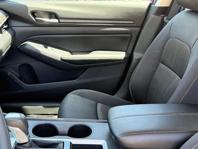 2025 Nissan Altima - Image 13