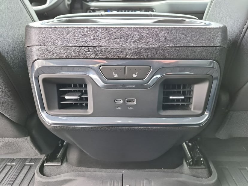 2024 GMC Sierra 2500HD - Image 21