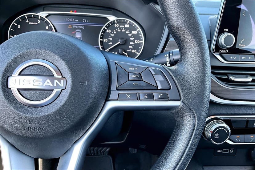 2025 Nissan Altima - Image 25