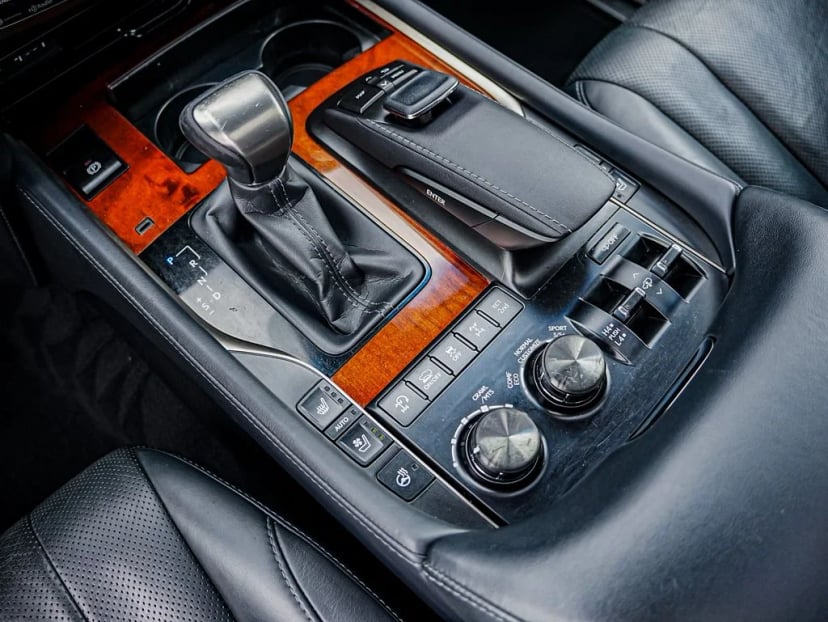 2021 Lexus LX - Image 19