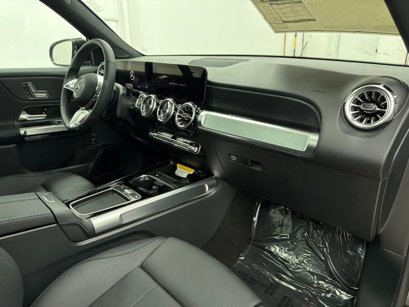 2026 Mercedes-Benz GLB - Image 60