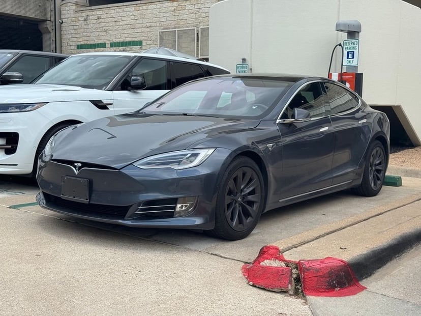 2020 Tesla Model S - Image 1