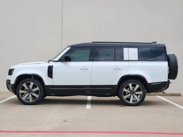2026 Land Rover Defender 130 - Image 4