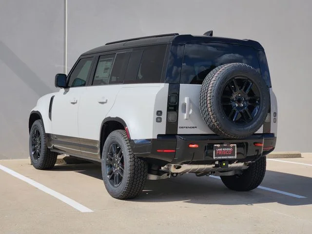 2026 Land Rover Defender 110 - Image 5