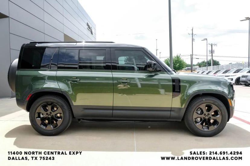 2026 Land Rover Defender 110 - Image 7