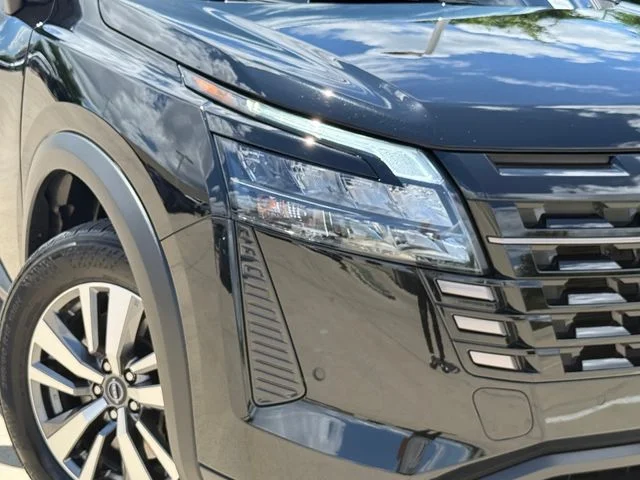 2026 Nissan Pathfinder - Image 3