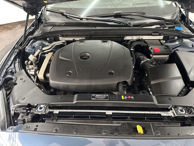 2020 Volvo V60 - Image 12