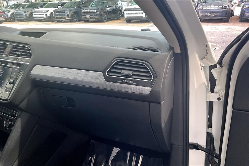 2022 Volkswagen Tiguan - Image 19