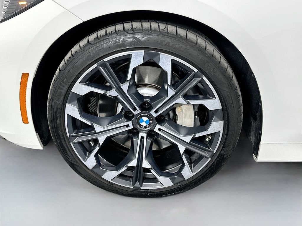 2025 BMW 4 Series - Image 32